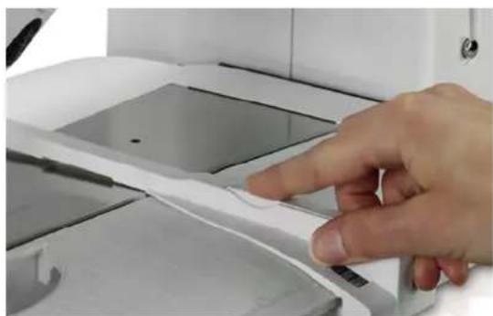 BERNINA 880 Plus - Retirer la table rallonge - 1