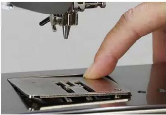 BERNINA 880 Plus - Nettoyer la machine à coudre informatisée et l'écran - 1