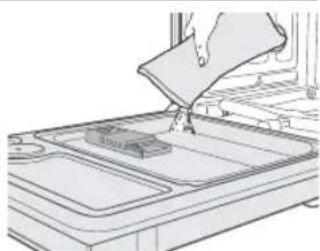SAMSUNG DW80R5061US - Remplissage du réservoir de produit de lavage - 4