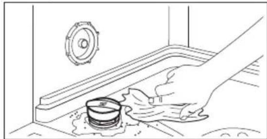 ELECTROLUX GA60SLICCN - Comment remplir le réservoir de sel régénérant - 3