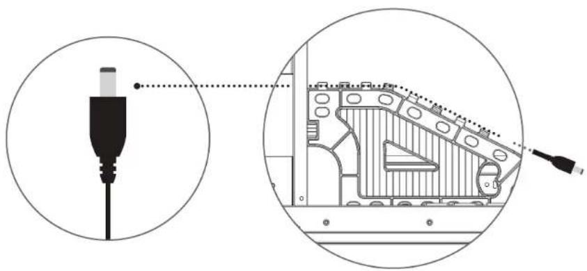 V7 CA05072 - Far passare gli adattatoriattraverso i fori passanti - 2