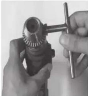 Batavia BTPD001 - EXCHANGING AND REMOVING DRILL BITS - 3