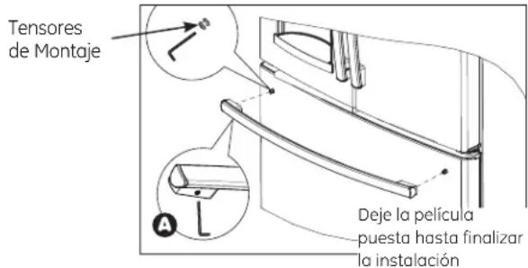 GE Profile PWE23KMKES - RETIRE LA MANIJA DE LA PUERTA DEL FREEZER - 1