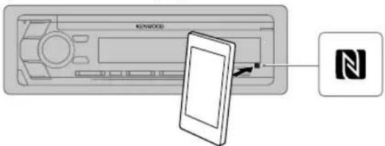 KENWOOD KMRD772BT - Mantenga el dispositivo remoto cerca de la N-Mark situada en la unidad (lado derecho del panel). - 1