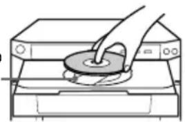 SONY MHCDP700 - Carga de un disco compacto - 1