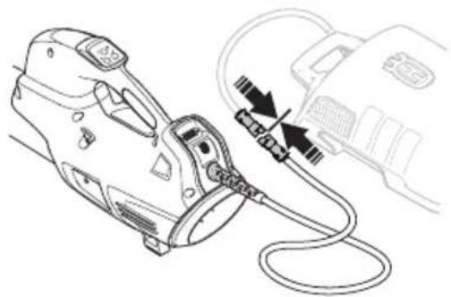 HUSQVARNA 320iB - Pour connecter la batterie à l'appareil - 1