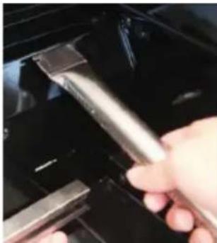 Rösle BBQ Kitchen Videro G4SK - Cleaning the cooking compartment / areas - 2