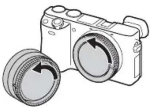 SONY ILCE6000L - Anbringen/Abnehmen des Objektivs - 1