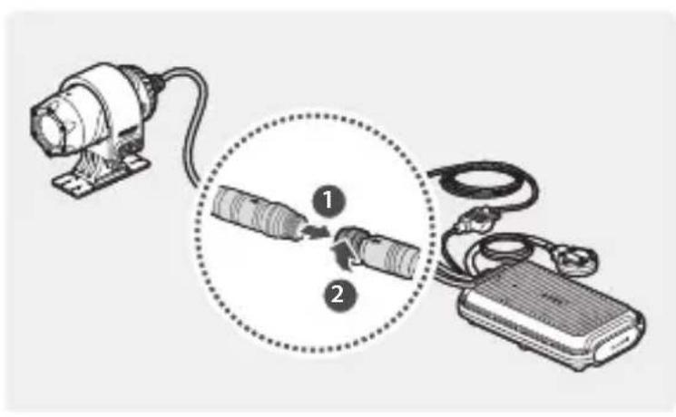 Thinkware M1 - Raccordement du câble de la caméra - 1