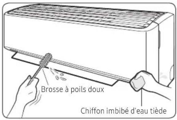 Brosse à poils doux Chiffon imbibé d'eau tiède