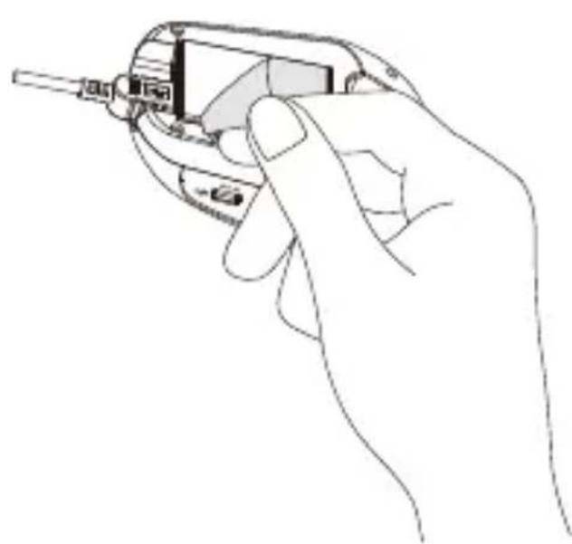KENWOOD DRVA700WDP - FIXER L'ADHESIF SUR LE PARE-BRISE - 1