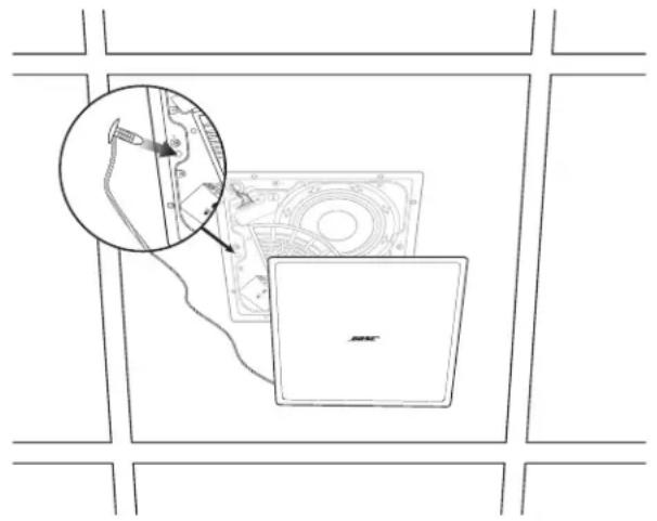 BOSE EdgeMax EM180 - Fijación de la rejilla - 1