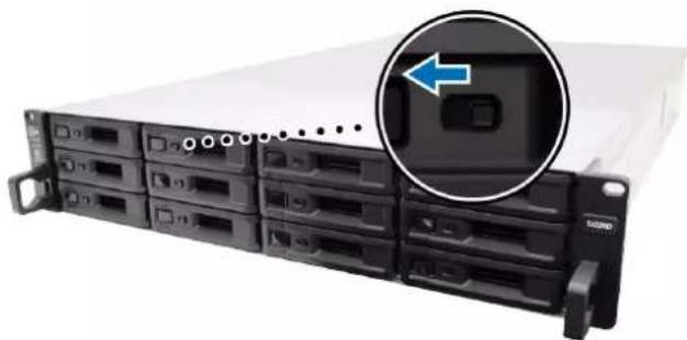 SYNOLOGY RackStation SA3200D - Installation des disques - 5