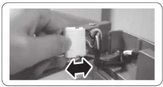 SAMSUNG RB33J3420WW - Wechseln des Turanschlags - 13