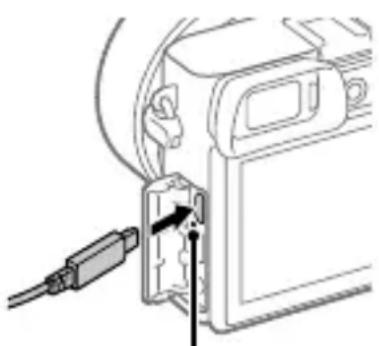SONY Alpha a1400 - Conecte la-camera con la batería insertada al adaptador de ca (suministrado) utilizing el cable micro USB (suministrado), y conecte el adaptador de ca a la toma de corriente de la pared. - 1