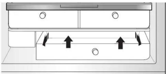 KITCHENAID KRFC704FSS - Pour enlever le couvercle des bacs à légumes (ne peut être enlevé que si l'espace de rangement à plateau est d'abord enlevé) : - 1
