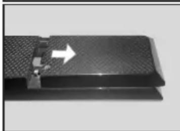 TECHWOOD TK32DLED19 - De batterijen in de afstandsbediening plaatsen - 2