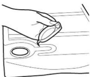 HOOVER HNC 171XSY - Per togliere la vaschetta - 4