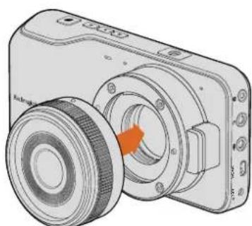 Blackmagic Design Micro Cinema Camera - Monter un objectif : - 1