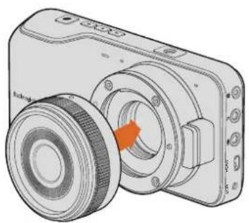 Blackmagic Design Micro Cinema Camera - Como encaixar uma lente: - 1