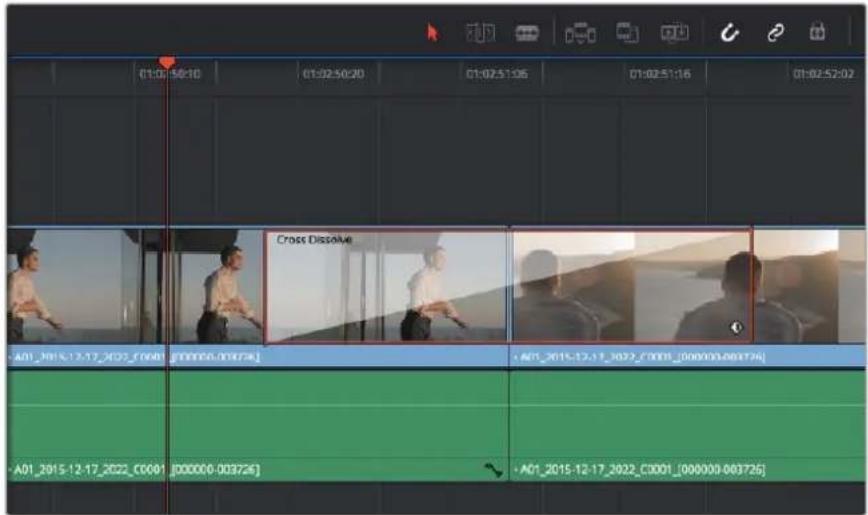 Blackmagic Design Micro Cinema Camera - Come inserire una transizione con dissolvenza tra due clip: - 1