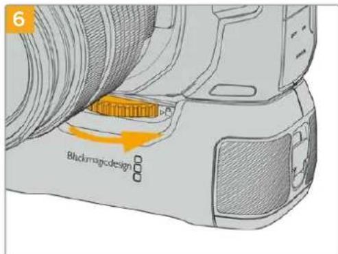 Blackmagic Design Pocket Cinema Camera 6K - So bringen Sie einen Blackmagic Pocket Camera Battery Grip an: - 6