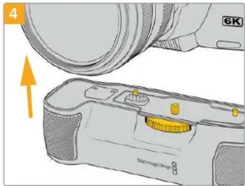 Blackmagic Design Pocket Cinema Camera 6K - Anbringen eines Blackmagic Pocket Camera Battery Grips - 4