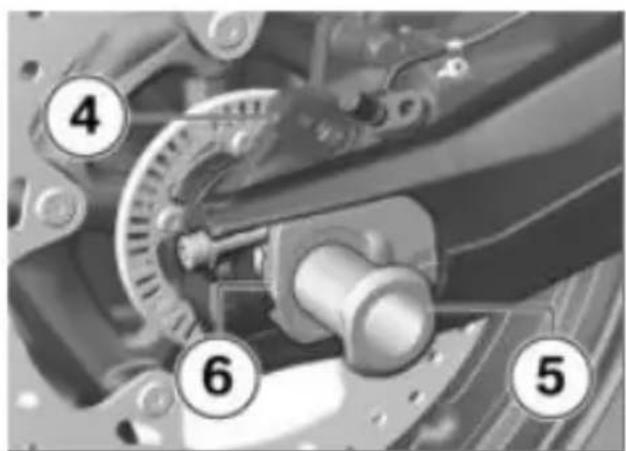 BMW F 900 XR (2020) - MAINTENANCE - 2