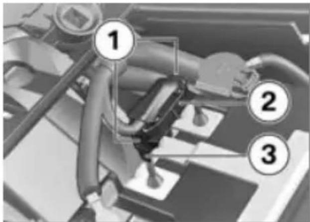BMW F 750 GS (2020) - Metre en place le connecteur de diagnostic - 1