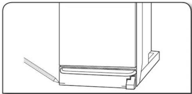 KITCHENAID KTTS505ESS - Adjusting the Toe Guard - 1