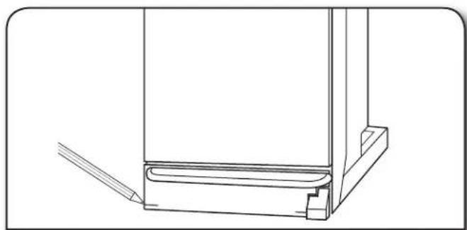 KITCHENAID KTTS505EPA - Réglage du garde-pieds - 1