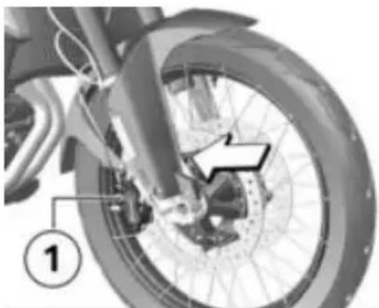 BMW F 850 GS (2020) - Contrôler l'épaisseur des plaquettes de frein avant - 2