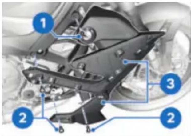 BMW S 1000 R (2021) - Montage du flanc de carénage - 1