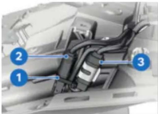 BMW S 1000 R (2021) - Dépose du support de plaque d'immatriculation - 1