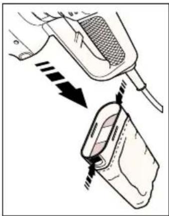 BLACK & DECKER KA220E - ENTLEEREN DES STAUBFANGSACKS - 1