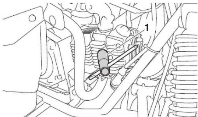 YAMAHA YFM90R (2020) - Dépose de la bougie - 2
