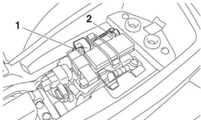 YAMAHA YFM90R (2020) - Pose de la batterie - 1