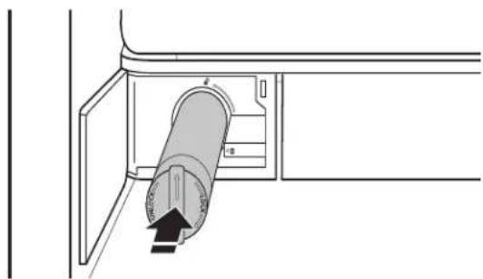 WHIRLPOOL WQ9I MO1L UK - Ein- und Ausbau des Wasserfilters - 6