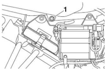YAMAHA YS125 (2017) - Dépose de la selle - 2
