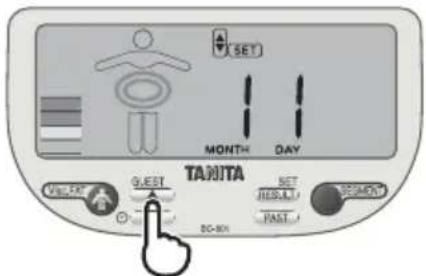 TANITA InnerScan V - Jahr einstellen - 1