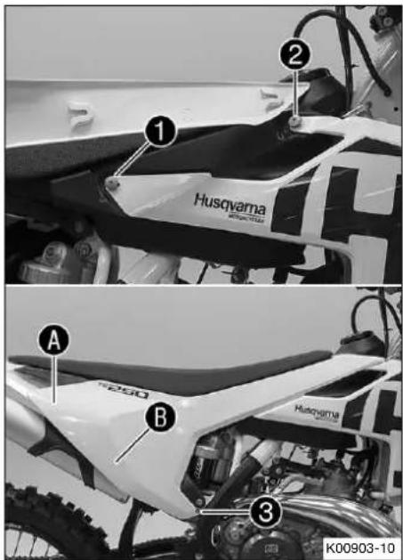 HUSQVARNA TC 250 (2018) - Poser le cache lateral droit - 1