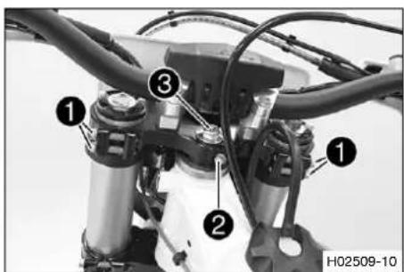 HUSQVARNA TE 150 (2019) - Régler le jeu du palier de la tête de direction - 1