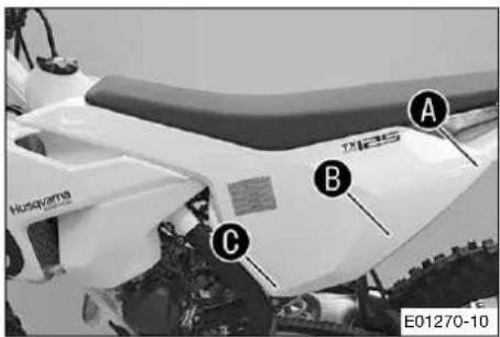 HUSQVARNA TE 150 (2019) - Déposer le couvercle du boîtier du filtré à air - 1