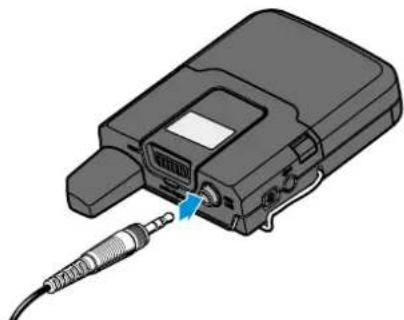 SENNHEISER SKMS D1 - Raccorder le micro cravate ou le micro serre-tete à l'émetteur de poche - 1