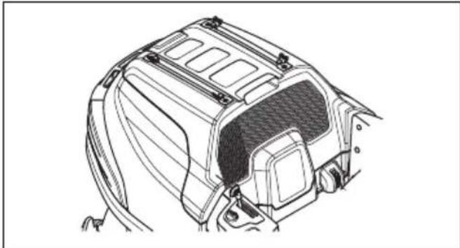 HUSQVARNA R 420TsX AWD - Koelluchtinlaat van motor reinigen - 2