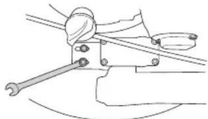 HUSQVARNA KLIPPO LB 553S e - Replacing and adjusting the centre belt - 1