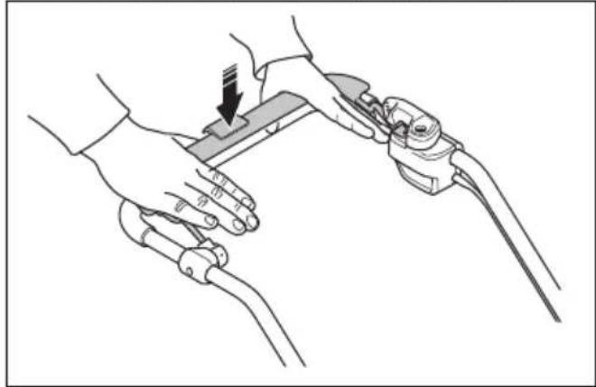 HUSQVARNA LC 353iVX - Toote käivitamine (LC 247i) - 3