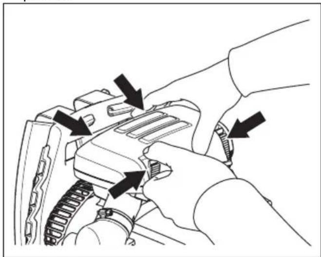 HUSQVARNA 580BFS Mark II - To clean the air filter - 1