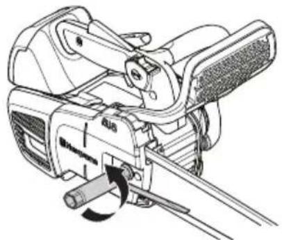 HUSQVARNA 472 - Sträckning av sagkedjan - 5
