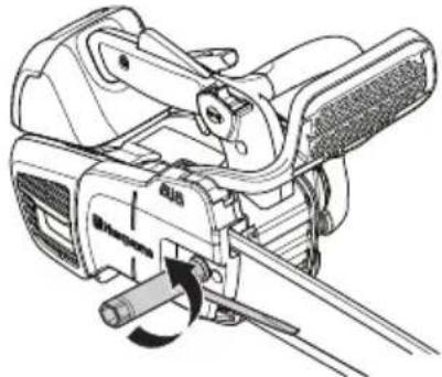 HUSQVARNA 472 - Ketting strekken - 5